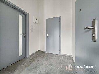 Nabízím k pronájmu kompletně zrekonstruovaný byt 2+kk na uli