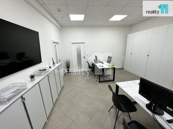 , koupi polyfunkčního, cihlového domu v centru České Lípy, u