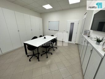 , koupi polyfunkčního, cihlového domu v centru České Lípy, u