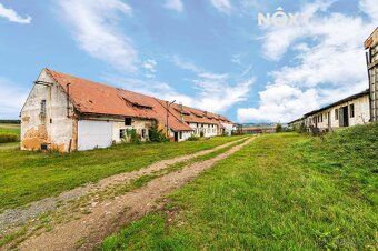 Nabízíme k prodeji rozlehlý areál o celkové výměře 42 888 m²