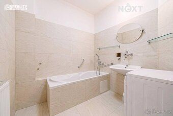 Ve výhradním zastoupení nabízíme rodinný dům se zahradou 209