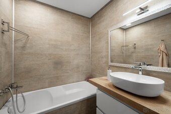 Prodej prostorného bytu 4+1, 85m², ve 4. patře panelového do