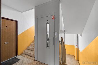 Prodej prostorného bytu 4+1, 85m², ve 4. patře panelového do