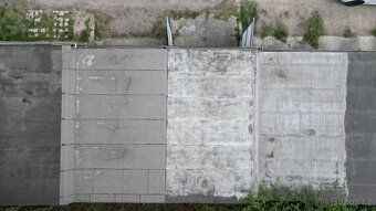 Dobrý den, nabízíme k prodeji garáž v top stavu, se zvedenou