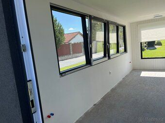 Prodám kvalitně přestavěný pravý lodní (námořní) kontejner o