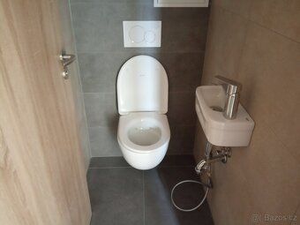Pronájem nového, zděného bytu o výměře 44 m² ve 2. patře dom