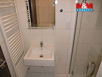 Nabízíme k podnájmu útulný byt 1+kk s balkonem o celkové pod