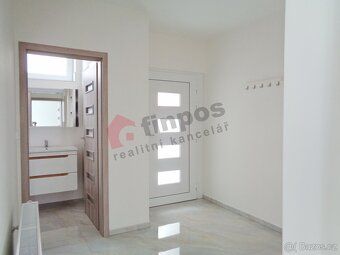 Pronájem moderního bytu 3kk 68m2 v přízemí domu se zahradou 