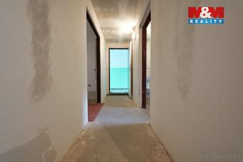 Ve výhradním zastoupení nabízíme ke koupi prostorný rodinný 