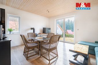Nabízíme k prodeji čerstvě zkolaudovanou novostavbu v klidné