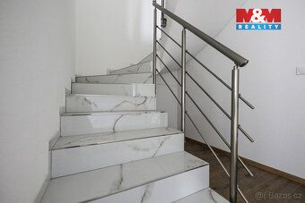 Nabízíme k prodeji moderní rodinný dům v obci Sokolov. Tato 