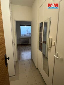 Hledáte útulný byt s krásným výhledem, kousek od přírody a c