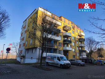 Nabízíme k dlouhodobému pronájmu plně zařízený rohový byt 2+