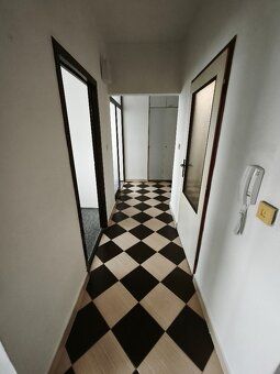 Nabízíme pronájem bytu 2+1 ve Zlíně. LOKALITA :  Zlín  – Luč
