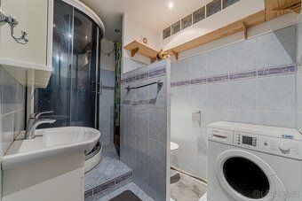 Dobrý den,
ve výhradním zastoupení Vám nabízím ke koupi větš