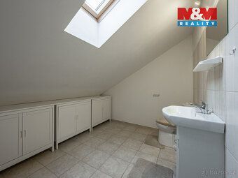Nabízíme k prodeji rodinný dům 4+kk s obytnou plochou 160 m2