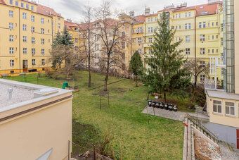 K dlouhodobému podnájmu nabízíme moderní byt o dispozici 1+1