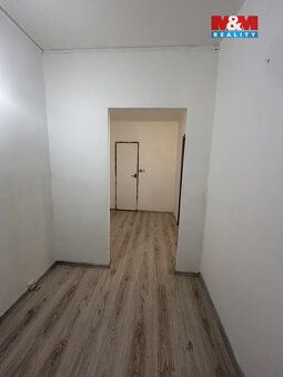 Nabízíme pronájem útulného bytu 1+kk v ulici Žežická. Tento 