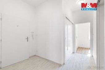 Nabízíme k prodeji atraktivní komerční prostor o dispozici 2