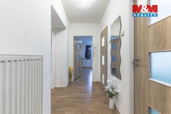 Nabízíme k prodeji rodinný dům na okraji obce Tišice ideální
