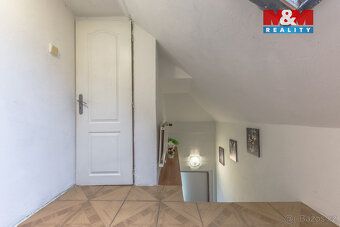 Nabízíme k prodeji rodinný dům na okraji obce Tišice ideální