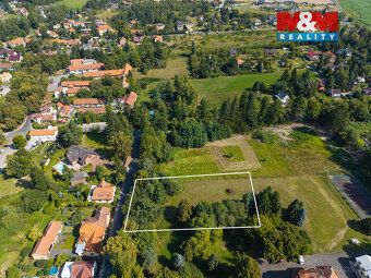 Prodej stavebního pozemku 2 611 m² v prestižní obci Jevany. 