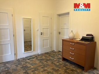 Prodej prostorného zděného bytu o dispozici 3+kk, 105 m², ve