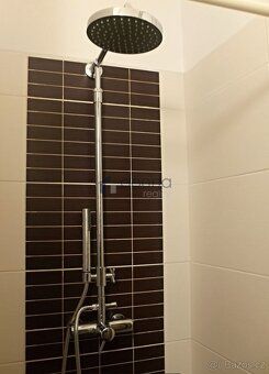 Nabízíme pronájem nezařízeného a tichého bytu 2+kk, 43m², ve