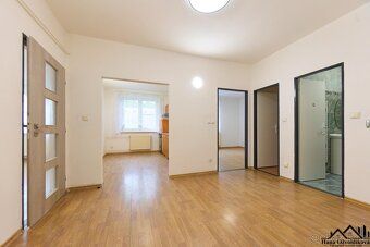 Nabízíme k pronájmu: Zděný bezbariérový byt 2+1 v osobním vl