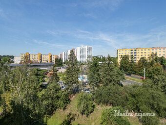 K dlouhodobému podnájmu nabízíme byt o dispozici 2+1 v atrak
