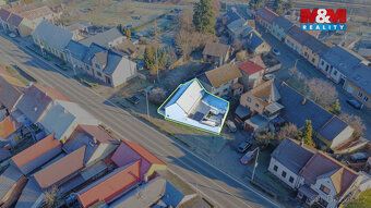 Nabízíme k prodeji útulný rodinný dům v klidné části Tlumačo