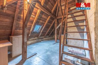 Exkluzivně nabízíme k prodeji rodinný dům o dispozici 5+1 v 