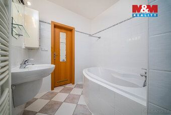 Nabízíme Vám ke koupi prostorný byt 1+kk v žádané lokalitě P