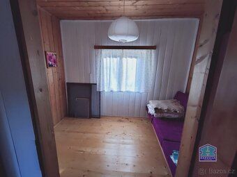 Ev.č. H42/26 Nabízíme Vám ke koupi rekreační chatu na malebn
