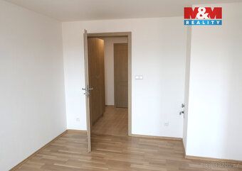 K pronájmu útulný byt 1+kk, který se nachází ve 2. patře v h