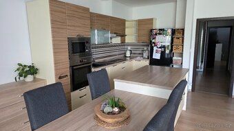 Moderní bezbariérový byt 3+kk (93 m²) s velkou lodžií a nads