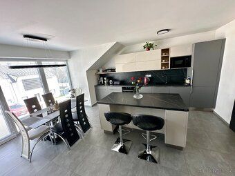 Nabízím Vám ke koupi výjímečný byt 3+kk 84m2, který se nachá