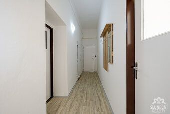Nabízíme k pronájmu bytovou jednotku typu 3+kk o velikosti 6