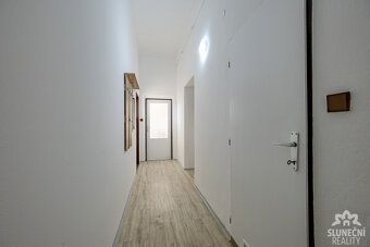 Nabízíme k pronájmu bytovou jednotku typu 3+kk o velikosti 6