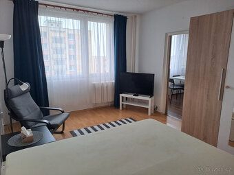 Pronajmu prostorný byt 1+1 o výměře 35m2. Byt se nachází ve 