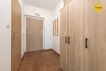 Nabízíme k prodeji velmi pěkný byt 2+kk (44 m2) v Pardubicíc