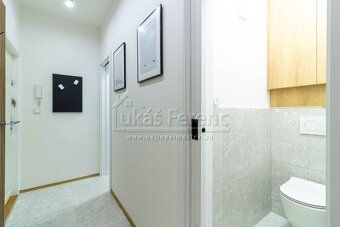 Nabízíme Vám k dlouhodobému pronájmu výjimečně zdařilý byt o