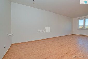 Anuita: 5121326 Kč, Převod členských práv k bytu a parkování