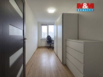 Exkluzivně nabízíme k prodeji prostorný byt 3+1 se zasklenou