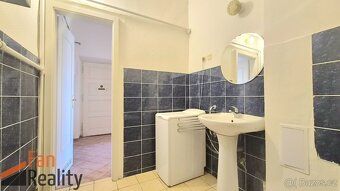 Nabízíme k prodeji prostorný byt 2+1 s užitnou plochou 76 m²