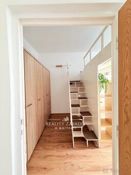 Ev.č. 01172 Prodej atypického bytu 2+1, 64 m², zahrada, Pard