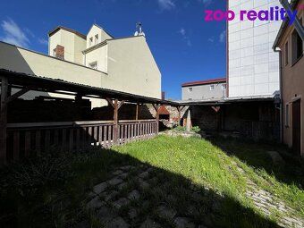 Nabízíme k prodeji dům v centru obce Jirkov, v těsné blízkos