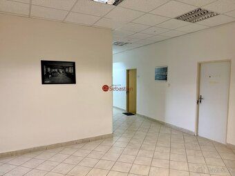 Nabízíme k dlouhodobému pronájmu kancelářský prostor o výměř