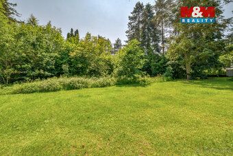 Nabízíme k prodeji výjimečný pozemek o rozloze 1916 m² v mal