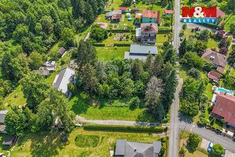 Nabízíme k prodeji výjimečný pozemek o rozloze 1916 m² v mal